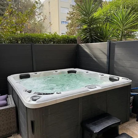 Apartment - 3 Pieces Cosy Avec Jacuzzi & Grande Terrasse