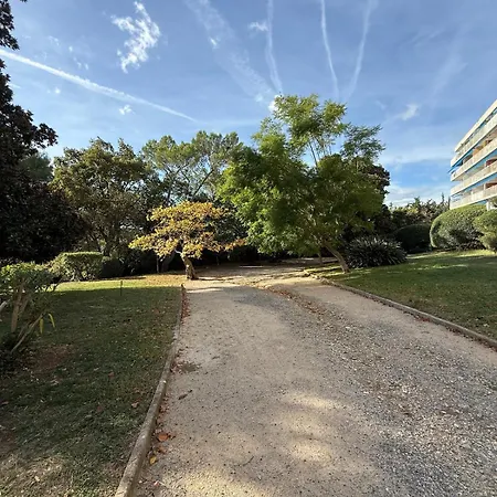 - 3 Pieces Cosy Avec Jacuzzi & Grande Terrasse Apartment *