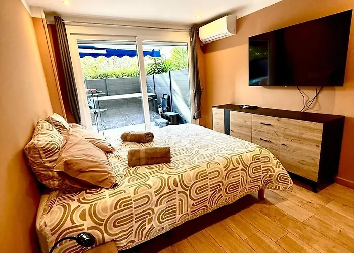 - 3 Pieces Cosy Avec Jacuzzi & Grande Terrasse * Antibes