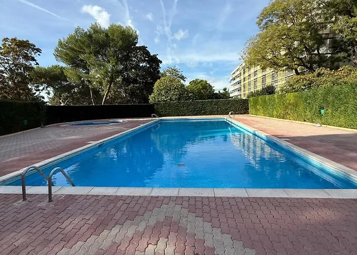 - 3 Pieces Cosy Avec Jacuzzi & Grande Terrasse * Antibes